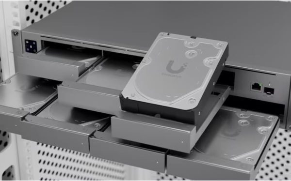Ubiquiti Networks  8TB Enterprise 3.5" HDD - Image 6